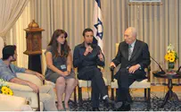 Peres Calms Down Protesters