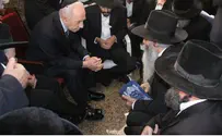 Peres to Mourners of Slain Rabbi: Remember ‘Thou Shalt not Kill’