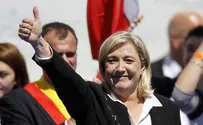 Le Pen Scorns Both Major Parties Guaranteeing Hollande's Victory