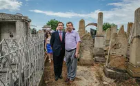 Whiskey Empire Heir Bronfman Returns to His Roots