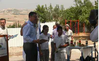 Minister Combines Visit To Tekoa School With Speech On Legality