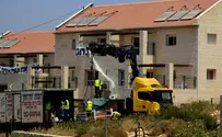 Arab Workers Seal Beit El Homes