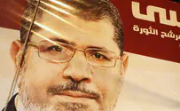 Top Egypt Court Freezes Morsi's Decree, Deepens Conflict