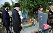 Former Israel Chief Rabbi Leads March to Mark Rostov Massacre 