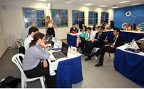 BOI Gov Stanley Fischer Addresses Students at Int'l Model UN