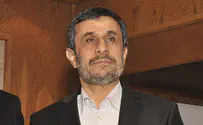 Ahmadinejad Arrives in NY, Surrounded by Protests