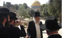 Dozens of Hareidim Ascend Temple Mount 