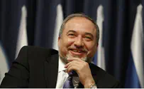 Liberman Calls to Outlaw 'Pro-Hamas' MKs