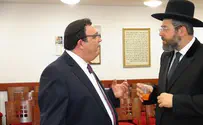 Yesh Atid No. 2 Attempts Peace with Chief Rabbis