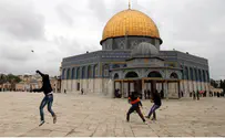 Muslim Rioters Throw Flares, Rocks on Temple Mount