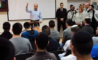 Ya'alon Promises 'No Force or Coercion' on Hareidi Enlistment