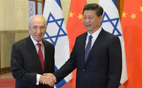 Chinese President to Peres: Peace Talks at a 'Critical Stage'