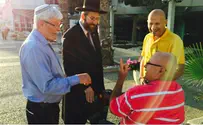 Chief Rabbi Lau Supports Wounded IDF Veterans