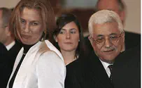 Ignoring Threats of Impeachment, Livni Meets with PA Officials