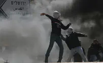 Jerusalem: Police Officer Injured in Rock Attack