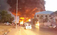 הירי נמשך: מפעל בשדרות נשרף כליל