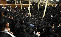 Over 100,000 People Flock to Chabad Rebbe Memorial Tent