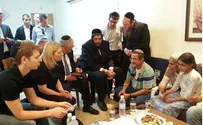 Netanyahu Pays Condolence Visit to Teens' Families