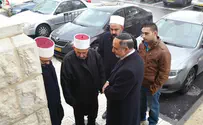 Father of Murdered Druze Officer Visits Har Nof Synagogue