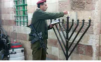 Thanking the Soldiers in Hevron on Hanukkah