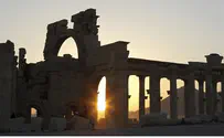 Assad Starts Heavy Bombing of Ancient Palmyra