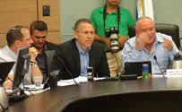 Arab MKs Use Shock Video at Knesset Force Feeding Debate