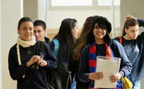 306,370 Israelis Head Back to College