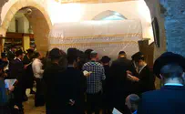 'Islamic site'? Thousands of Jews pray at Rachel's Tomb