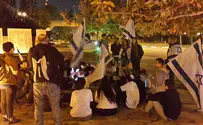 Watch: Nationalist students 'defend the IDF' at Tel Aviv U.