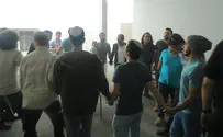 צפו: ריקודים בבית הכנסת שלום על ישראל ביריחו