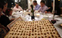 Chief Rabbi, Tzomet head attack ruling permitting virtual Seder