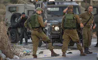 תיעוד: פלסטיניות מכות קצין צה"ל