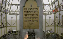 דוכן מיסיון ליד קברו של רבי אלימלך