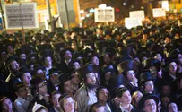 Demonstrators try to bar Rabbi Amnon Yitzhak from Modiin Illit