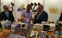 Netanyahu visits Judea-Samaria expo in the Kremlin