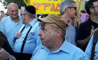 Jerusalem protest: 'Stop treating Diaspora rabbis with contempt'