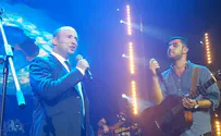 Watch: Bennett and singer Ishai Ribo sing together