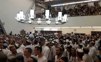 Thousands at Sukkot celebration in Merkaz Harav Yeshiva