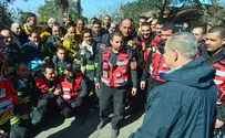 Watch: Netanyahu meets firefighting air crews