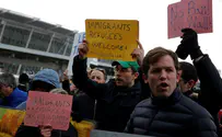 Federal court temporarily halts Trump's immigration ban