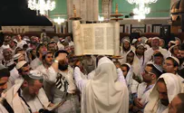 Watch: Special holiday prayers in Tomb of the Patriarchs