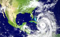Powerful hurricane approaches the US