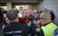 US Reform leaders clash with security guards at Western Wall