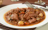 Cold outside? Crockpot French Beef Burgundy is perfect!