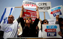 2,000 demonstrators rally in Tel Aviv demanding Netanyahu resign