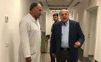 Ahmed Tibi visits Abbas in hospital