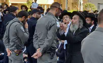 Shabbat demonstration: Thousand protest despite rabbis' call