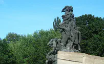 Ukraine monument to those who perished