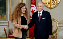 Tunisian President hosts PA teen who slapped soldiers