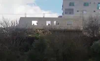 Watch: Arabs throw stones at close range south of J'lem